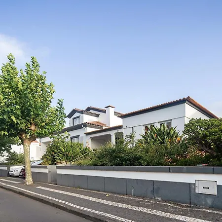 בית נופש Bettencourt House סנטה קרוז דה גרסיוזה